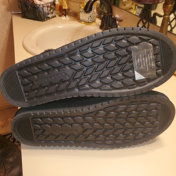 Ugg Koolaburra black fur boots - Picture 3 of 5